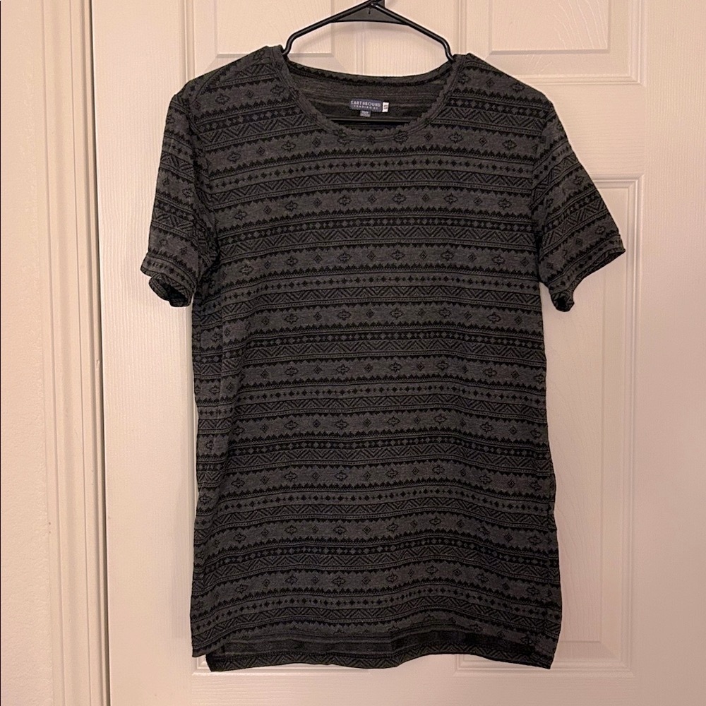 EARTHBOUND Men's Black and Gray Patterned Crewneck Shirt